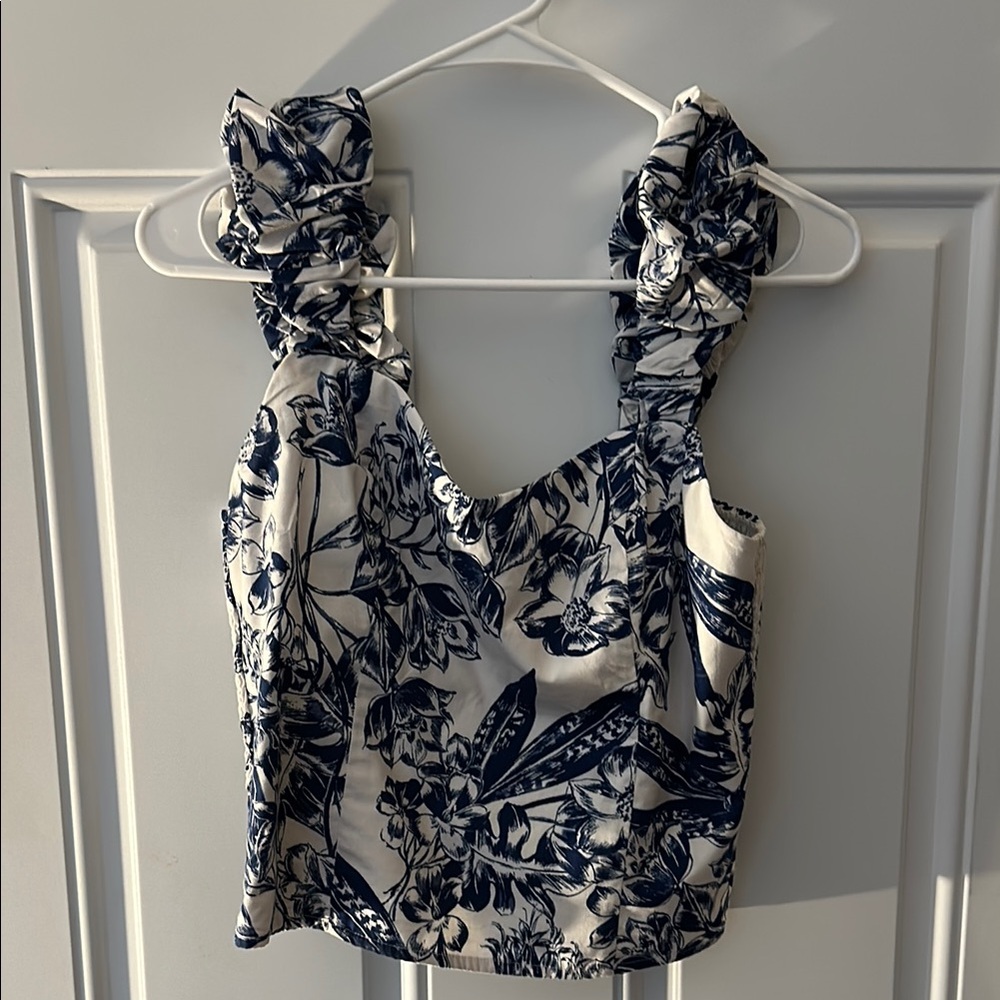 Abercrombie & Fitch women’s tank top. Size medium. New with tags.